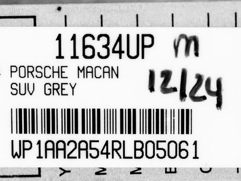 Used 2024 Porsche Macan image 29