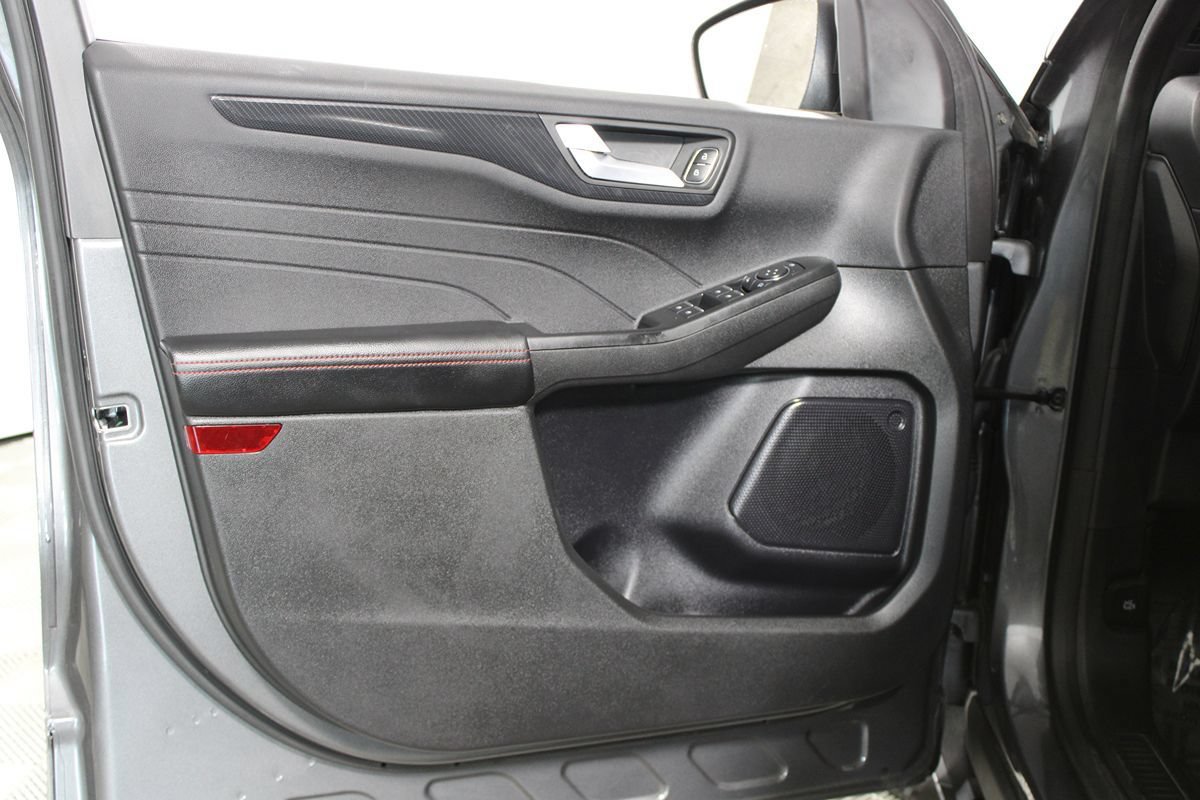 Used 2023 Ford Escape ST-Line Select w/ Tech Pack #1 AWD/4WD image 9