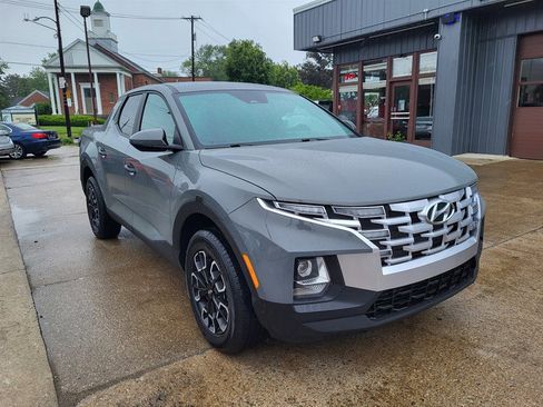 Used 2023 Hyundai Santa Cruz SE AWD/4WD image 1
