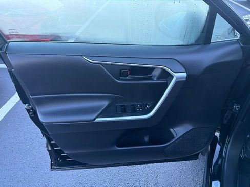 Certified 2025 Toyota RAV4 LE AWD/4WD image 19