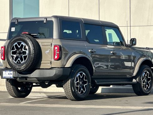 New 2025 Ford Bronco Outer Banks image 3