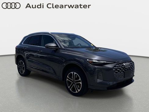 Used 2025 Audi Q5 Premium w/ Convenience Package AWD/4WD image 4