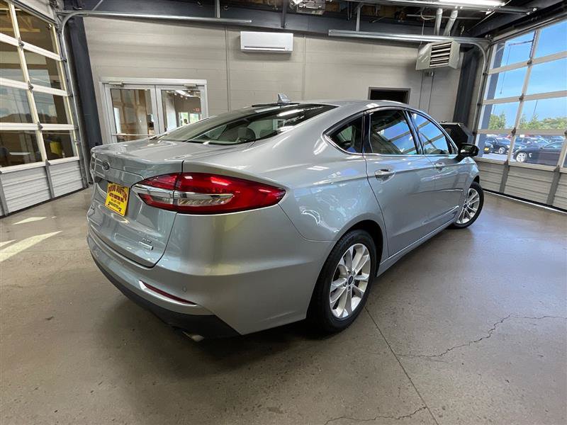 Used 2020 Ford Fusion SE FWD image 5