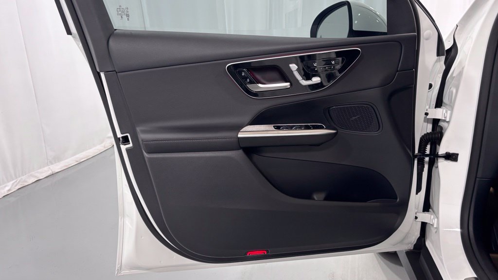 Certified 2025 Mercedes-Benz GLC 300 4MATIC image 16