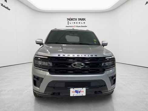 Used 2023 Ford Expedition Limited AWD/4WD image 8