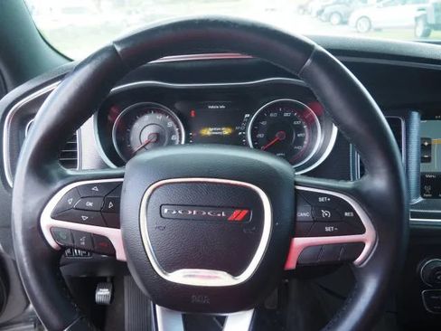 Used 2015 Dodge Charger SXT RWD image 9