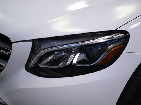 Used 2018 Mercedes-Benz GLC 300 4MATIC image 13