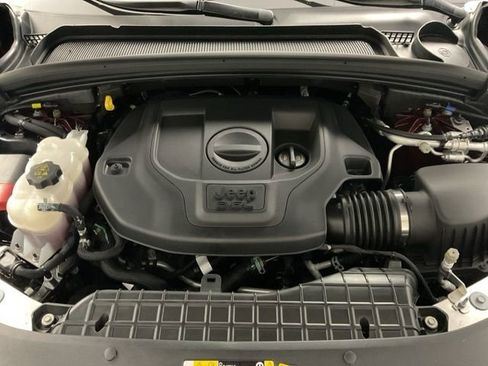 Used 2023 Jeep Grand Cherokee Overland image 21