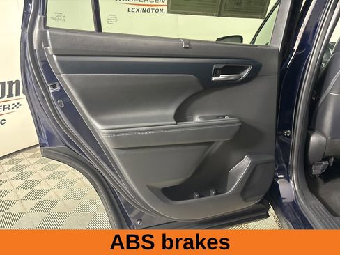 Used 2024 Toyota Highlander XSE image 22