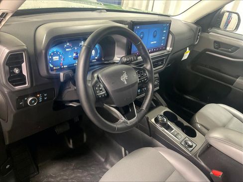 Used 2025 Ford Bronco Sport Badlands image 8