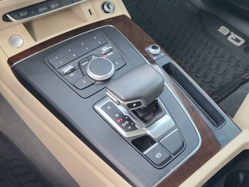 Used 2019 Audi Q5 2.0T Premium AWD/4WD image 21