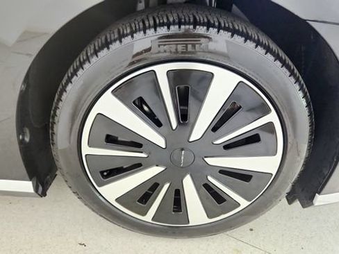 Used 2025 Lucid Air Pure RWD image 78