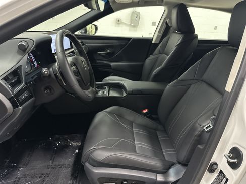 Certified 2025 Lexus ES 300h w/ Technology Package FWD image 16