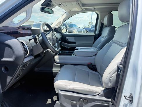 Used 2025 Ford Expedition Max Active AWD/4WD image 5