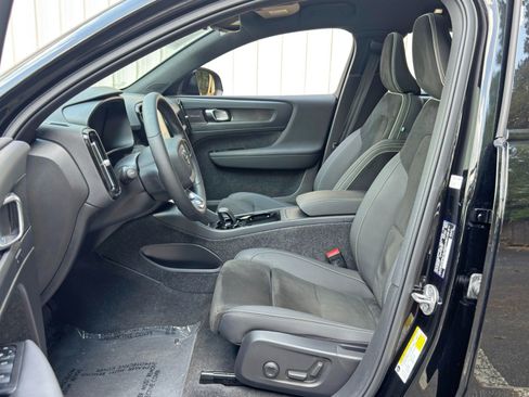 Used 2022 Volvo C40 P8 Recharge Ultimate AWD/4WD image 16