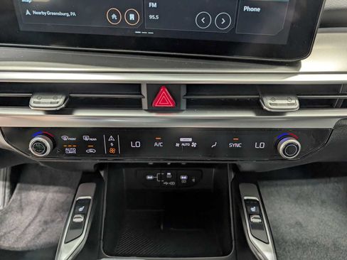Certified 2025 Kia Sorento S AWD/4WD image 33