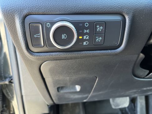 Used 2022 Ford Explorer XLT w/ Equipment Group 202A image 21