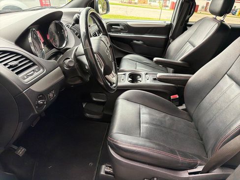 Used 2019 Dodge Grand Caravan GT FWD image 16