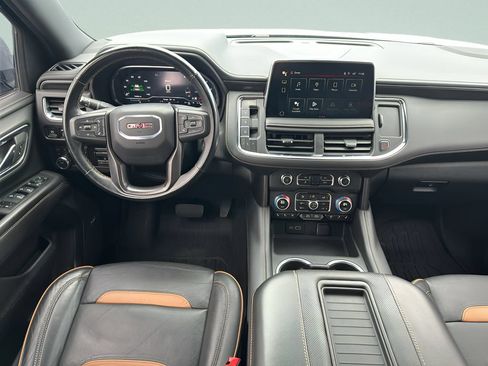 Used 2024 GMC Yukon XL AT4 w/ Technology Package AWD/4WD image 19
