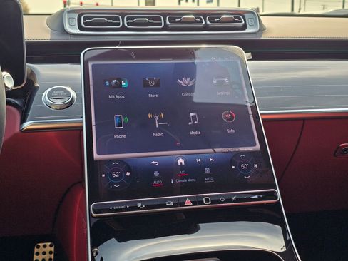 Certified 2022 Mercedes-Benz S 580 4MATIC Sedan w/ AMG Line Package image 30