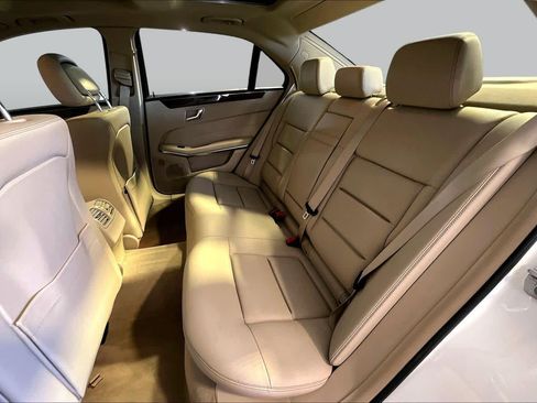 Used 2014 Mercedes-Benz E 350 4MATIC Sedan image 20