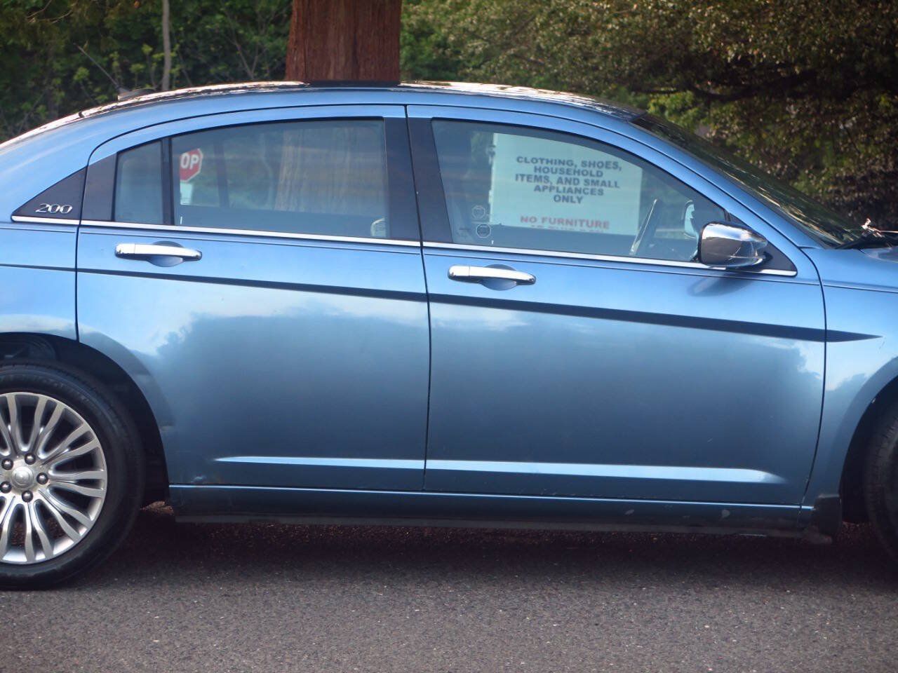 Used 2011 Chrysler 200 Limited FWD image 26