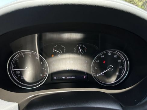 Used 2024 Buick Enclave Essence w/ Technology Package FWD image 20