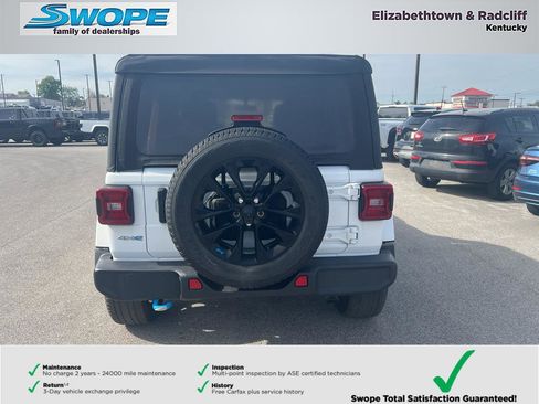 Used 2022 Jeep Wrangler Unlimited Sahara w/ Cold Weather Group AWD/4WD image 4