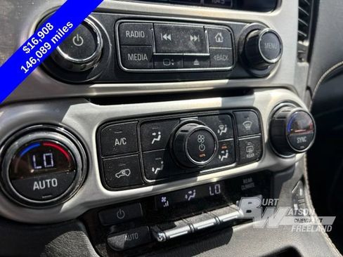 Used 2017 GMC Yukon XL SLT w/ Open Road Package AWD/4WD image 19