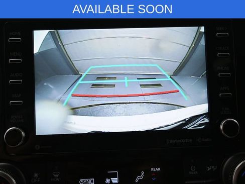 Used 2021 Toyota Highlander XLE AWD/4WD image 21