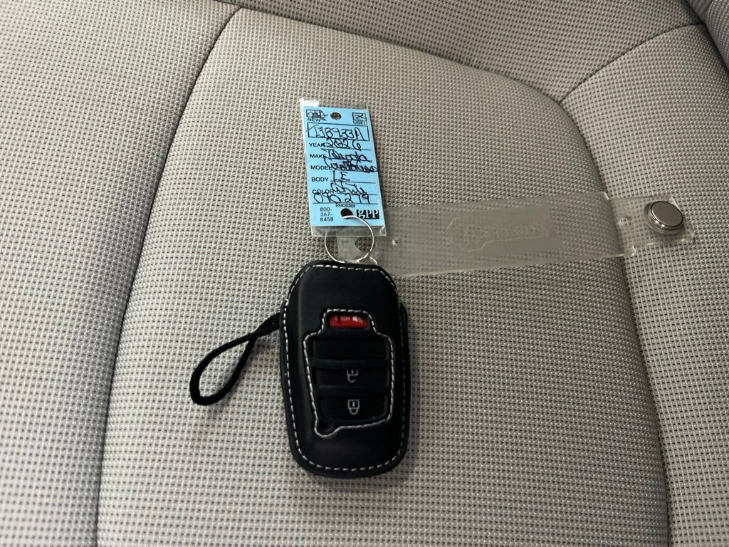 Used 2026 Toyota Corolla Cross LE AWD/4WD image 75