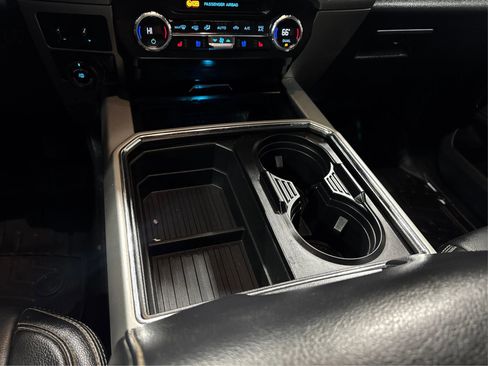 Used 2022 Ford F350 Lariat w/ Black Appearance Package image 20