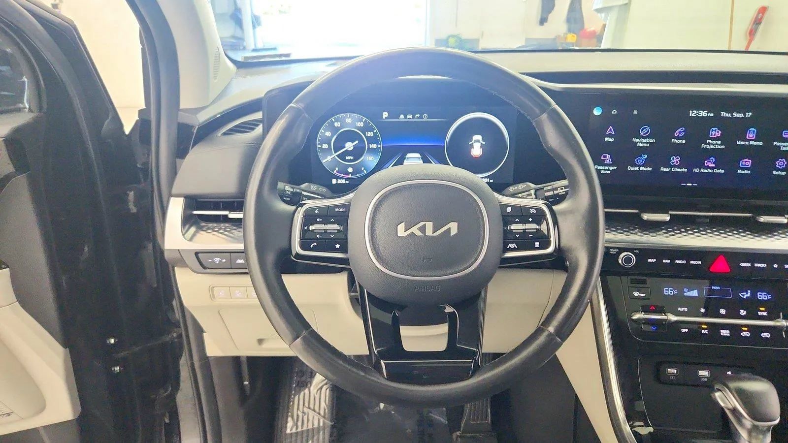 Used 2022 Kia Carnival SX Prestige FWD image 27