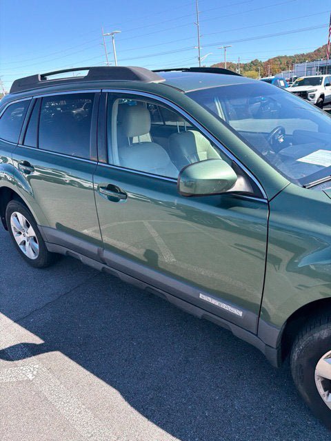 Used 2010 Subaru Outback 3.6R Limited AWD/4WD image 4