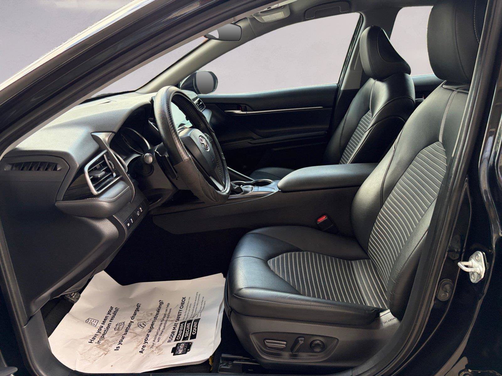Used 2022 Toyota Camry SE FWD image 9