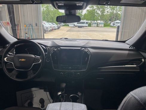 Used 2023 Chevrolet Traverse LT image 12