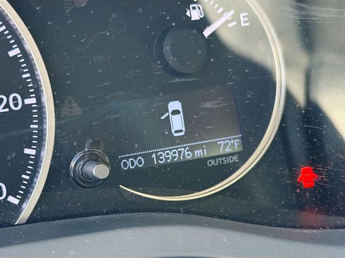 Used 2015 Lexus CT 200h image 37