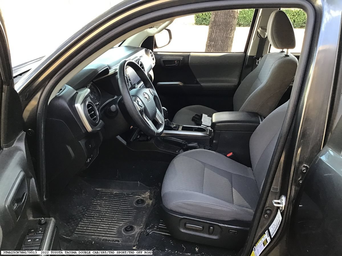 Used 2022 Toyota Tacoma SR5 RWD image 8