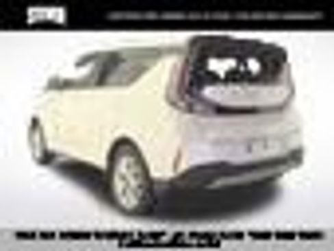 Certified 2025 Kia Soul LX w/ LX Technology Package image 2