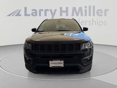 Used 2017 Jeep Compass Limited w/ Safe & Security Group AWD/4WD image 6