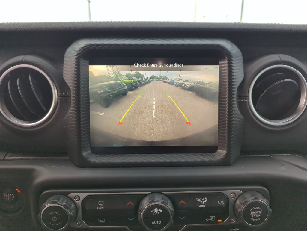 Used 2022 Jeep Wrangler Unlimited Sahara AWD/4WD image 24