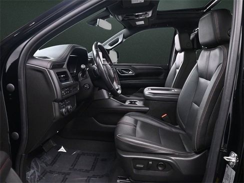 Used 2022 Chevrolet Suburban RST w/ Luxury Package image 11