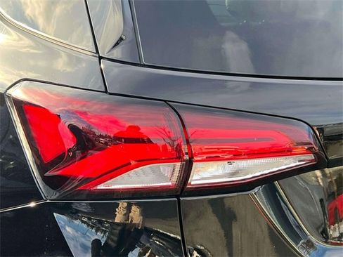 Used 2023 Chevrolet Equinox RS w/ RS Leather Package image 11