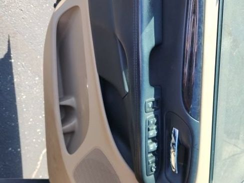 Used 2016 Dodge Grand Caravan SXT FWD image 8