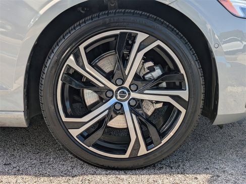 Used 2024 Volvo S60 B5 Plus image 19