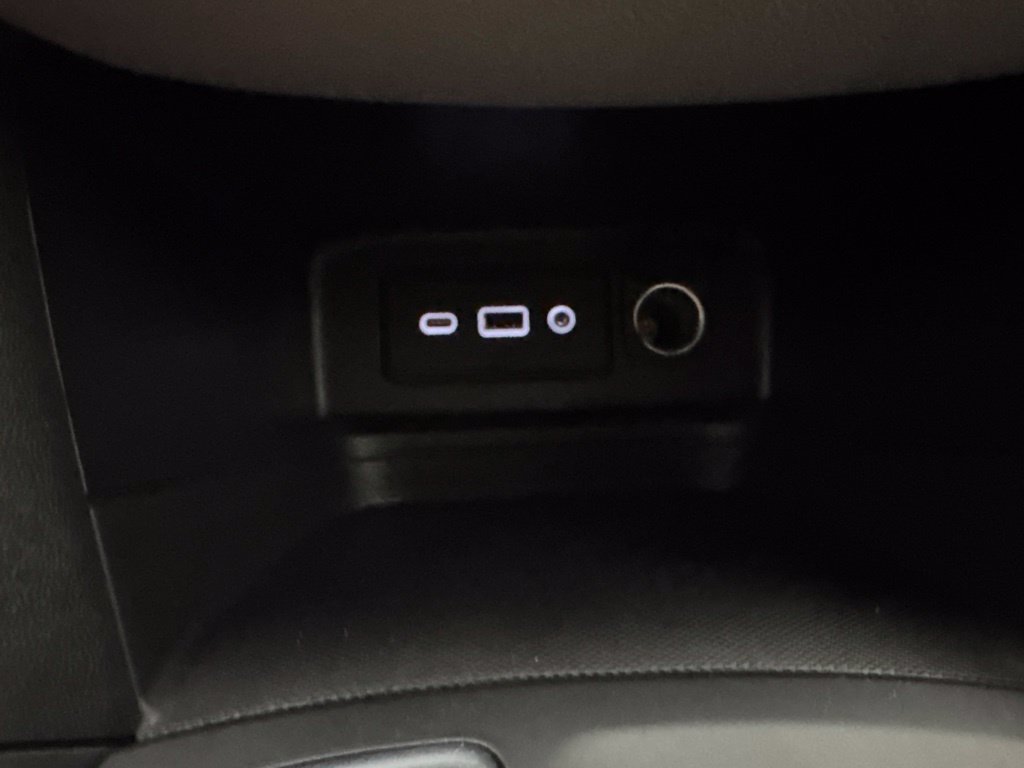 Used 2020 Chevrolet Equinox LS AWD/4WD image 24