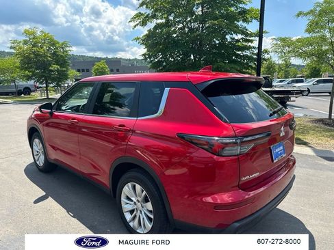 Used 2025 Mitsubishi Outlander ES AWD/4WD image 7