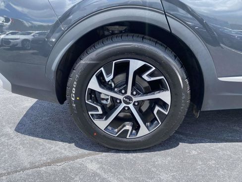 Used 2024 Kia Sportage EX FWD image 9