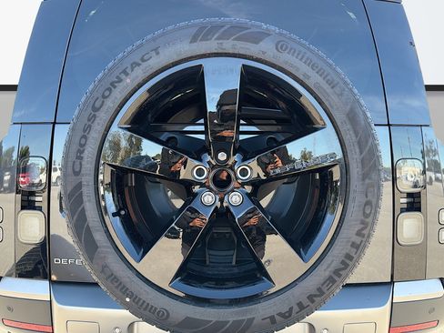 New 2026 Land Rover Defender 110 S image 13