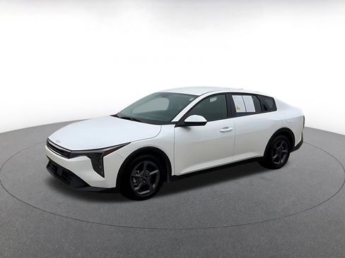 Used 2025 Kia K4 FWD image 8